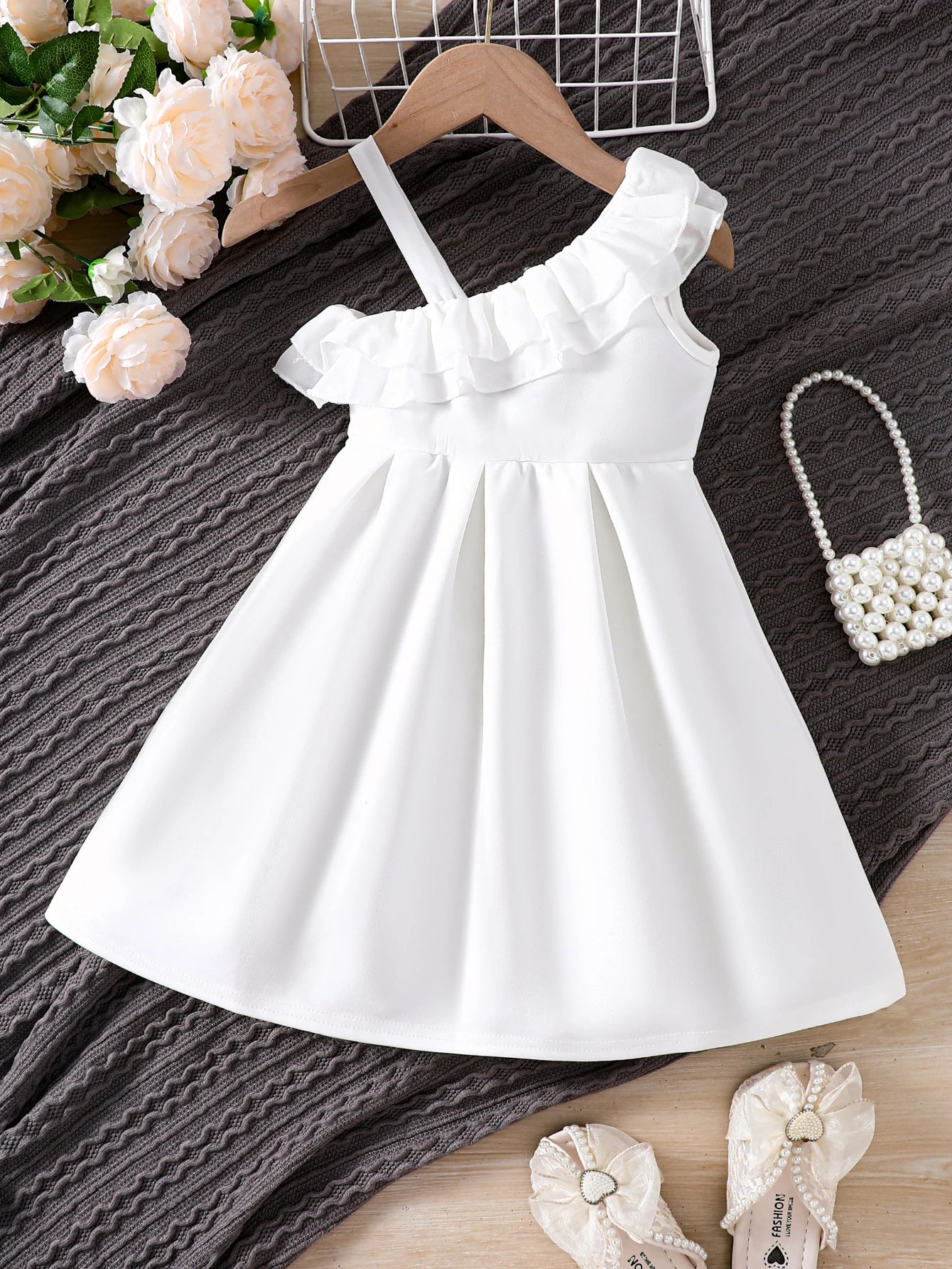 Girls dress summer pure white dress with ruffles and slanted shoulders