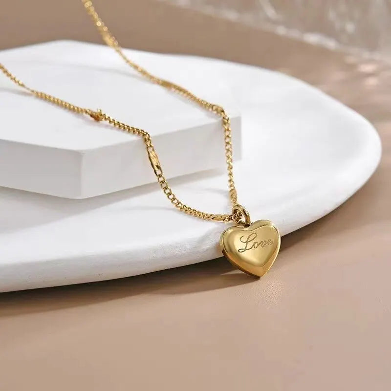 Gold-color Necklace Ms Simple Fashion Peach Heart Engraved Love Collarbone Chain Holiday Gifts-Dollar Bargains Online Shopping Australia